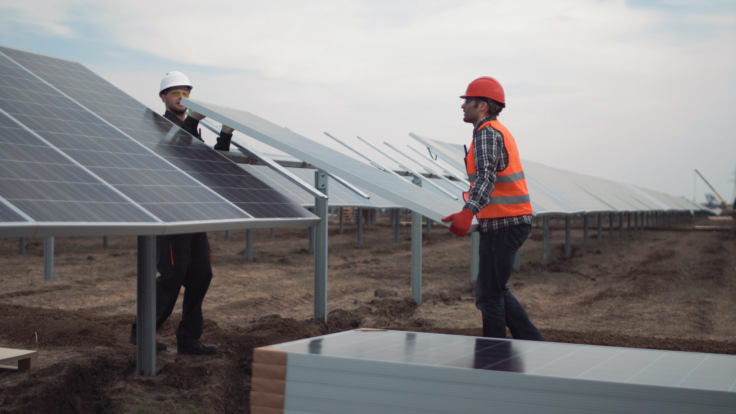 Australia prepares for a mega solar and wind project auction - REGlobal